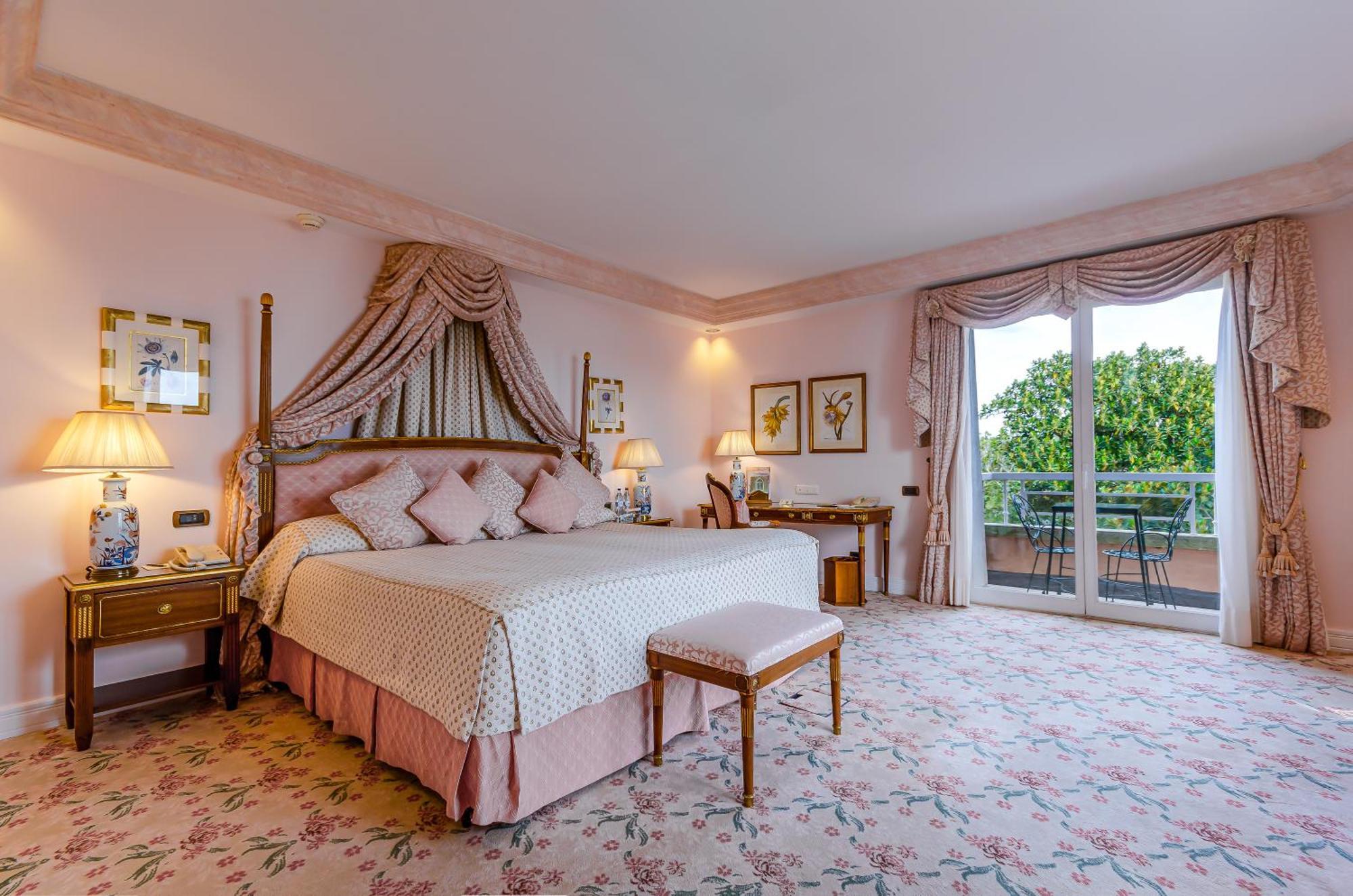 Palace Deluxe Room
