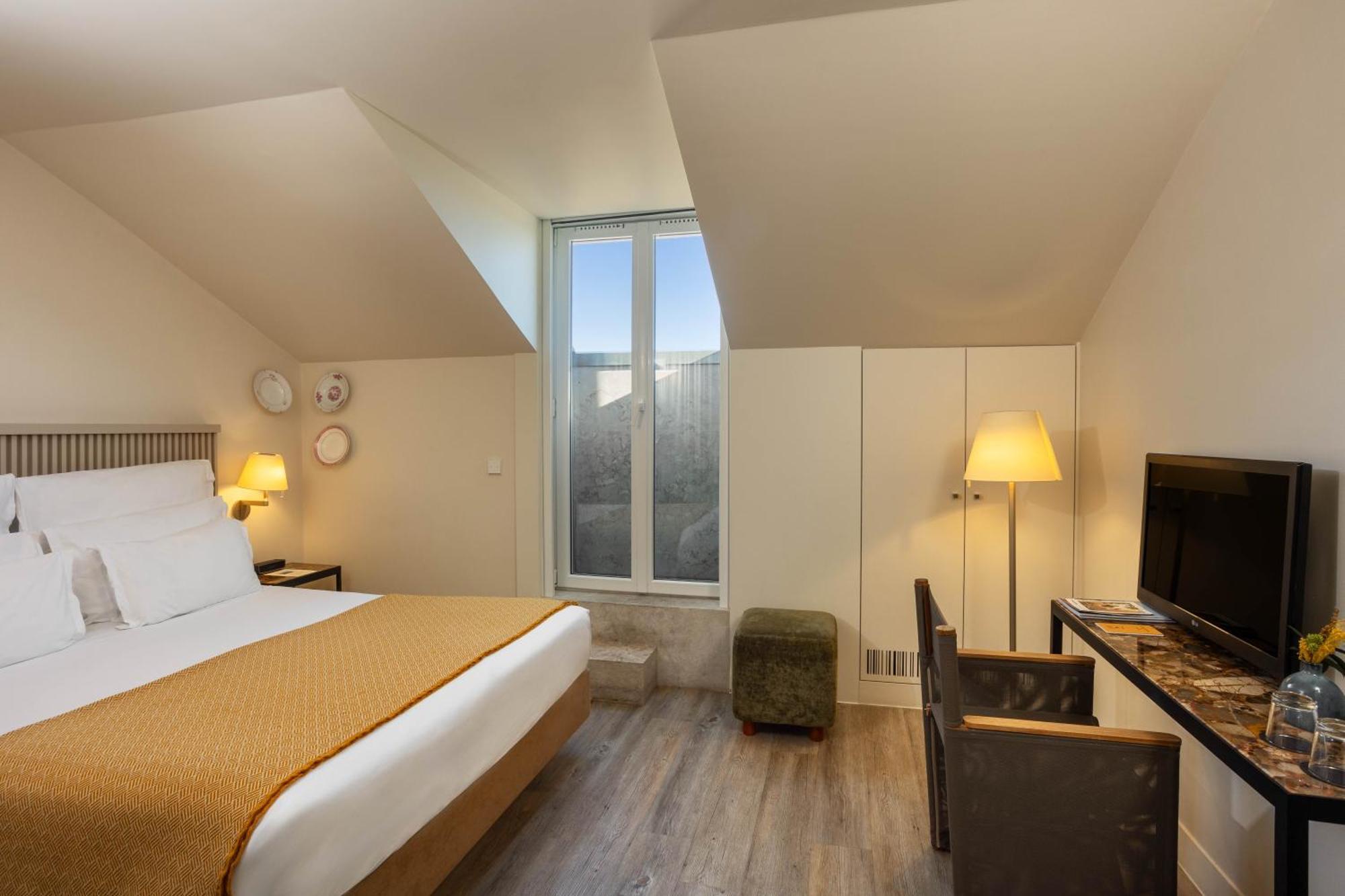 Mansard Double Room,1586131337:JPEG